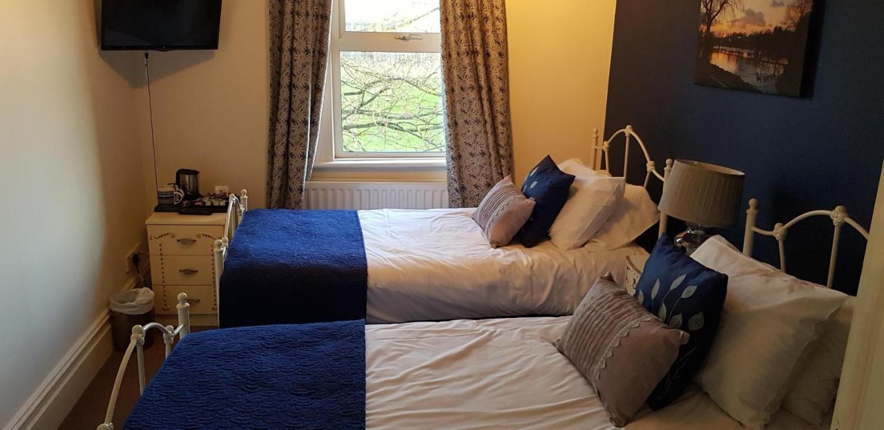 The Weir Hotel Walton-on-Thames Eksteriør billede