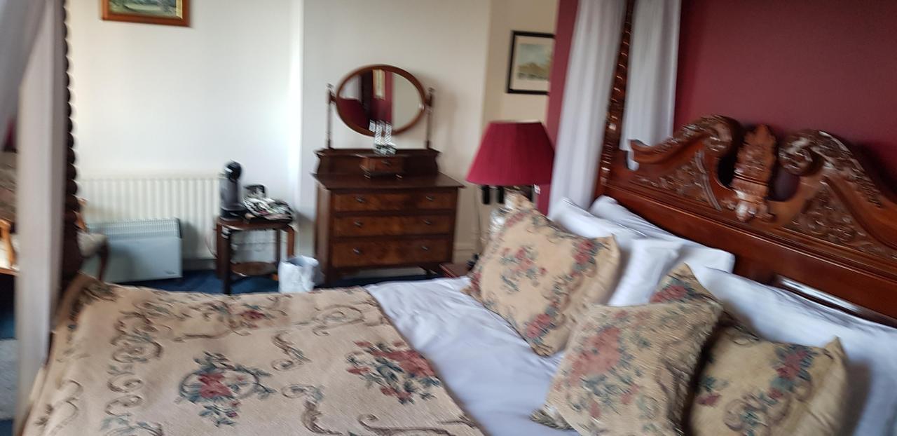 The Weir Hotel Walton-on-Thames Eksteriør billede